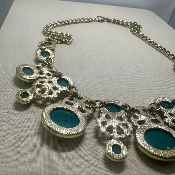 Banana Republic Emerald Cabochon and Crystal Statement Fashion Necklace - Picture 4 of 7